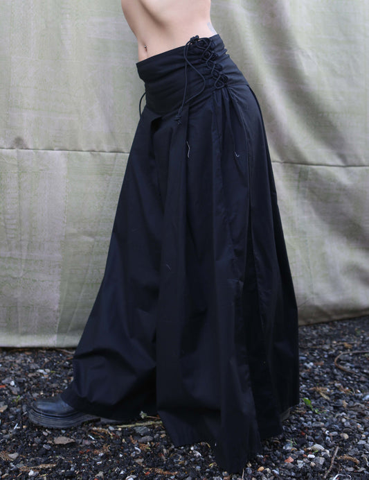 hakama woman popline