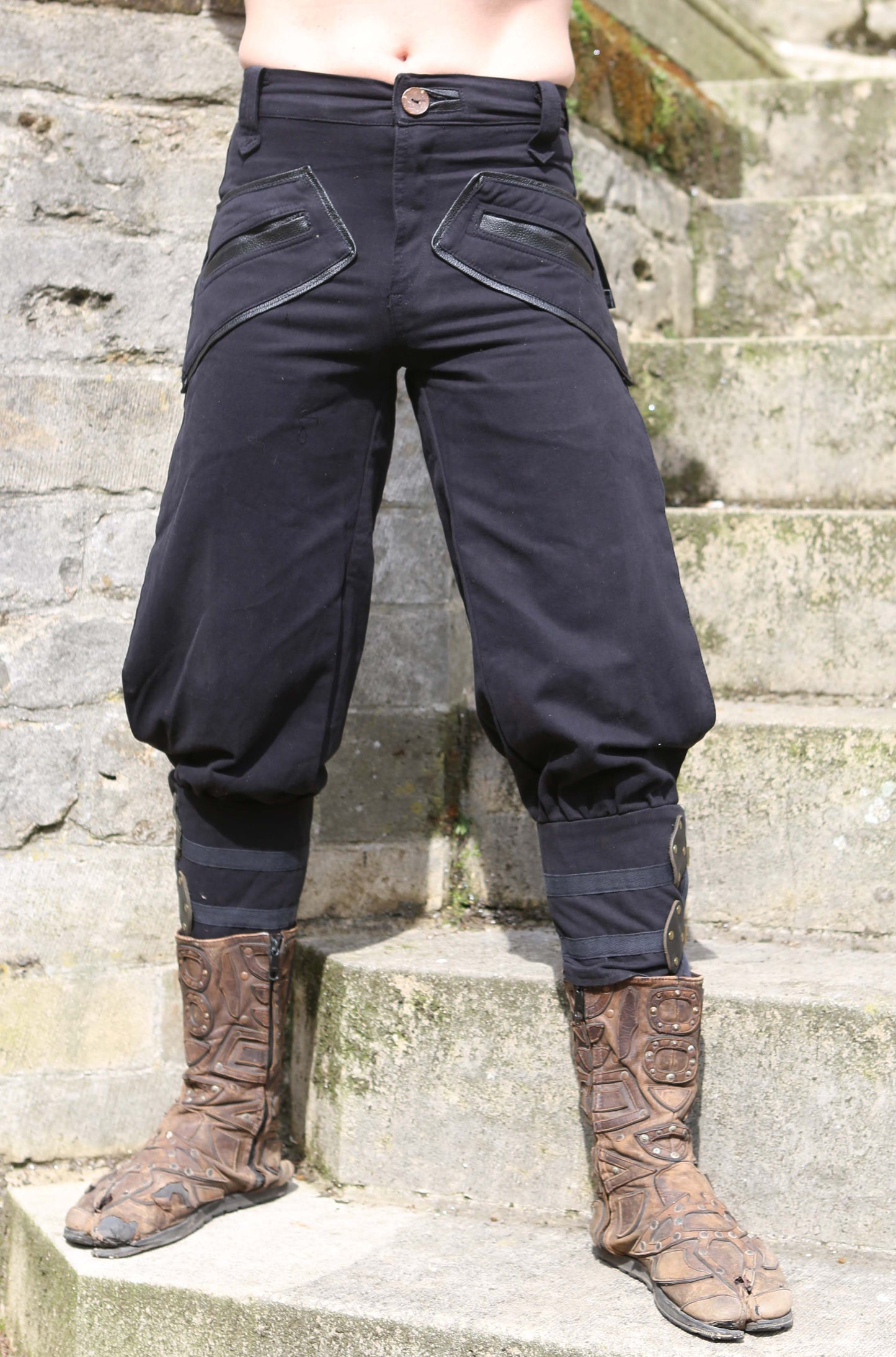 kneepants canvas