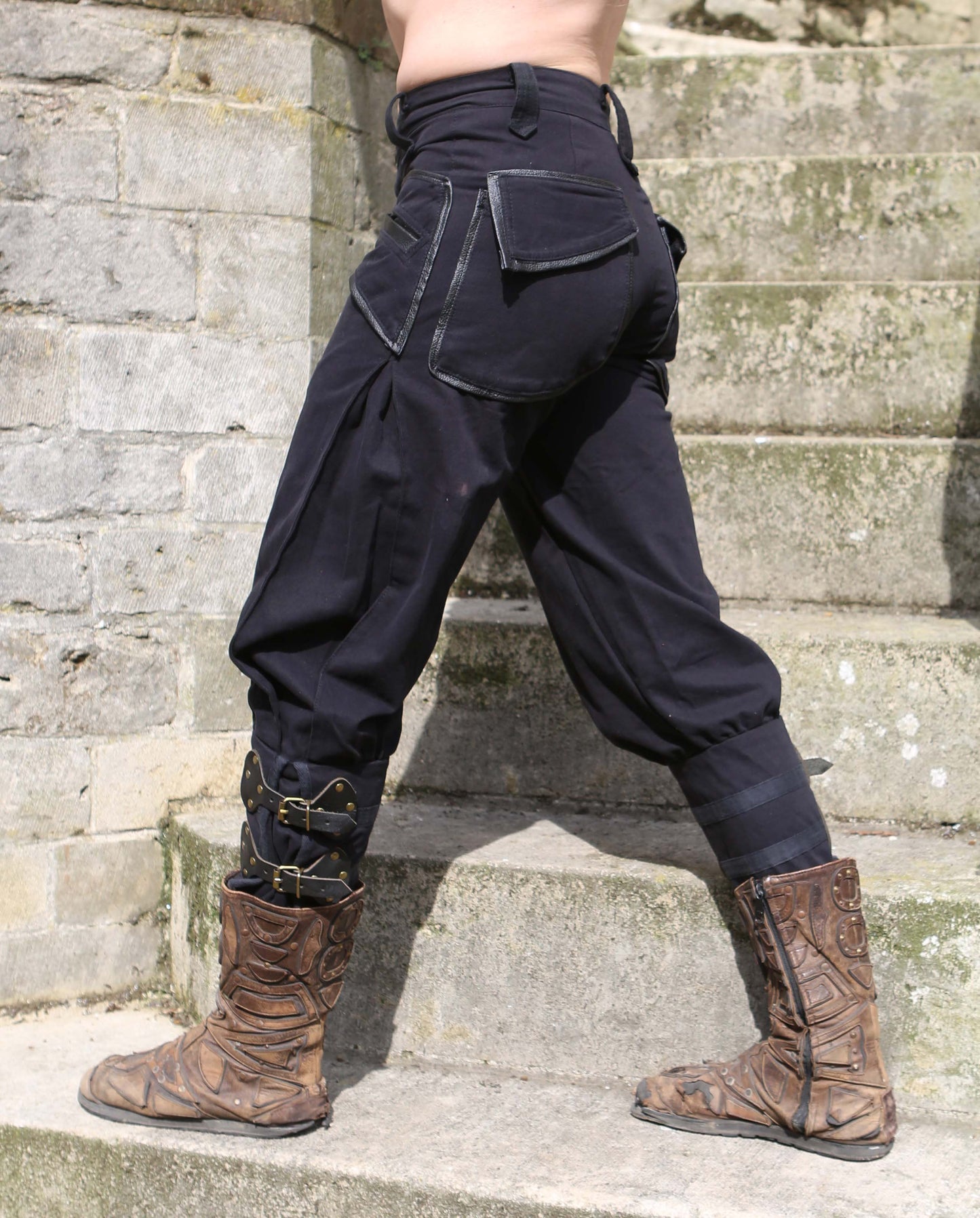 kneepants canvas